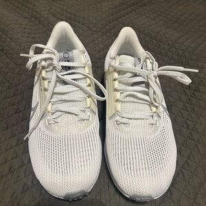 Nike Pegasus 40 unisex (mens 6)